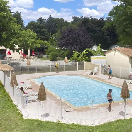 Camping Confortable Avec Terrasse - 5 Pers - Api-1-52-1957